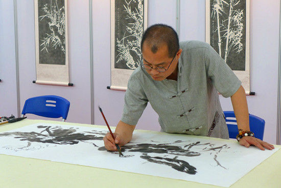 2014中越邊交會(huì)圓滿舉行，河口“紅河旅游特色主題館”成焦點(diǎn)